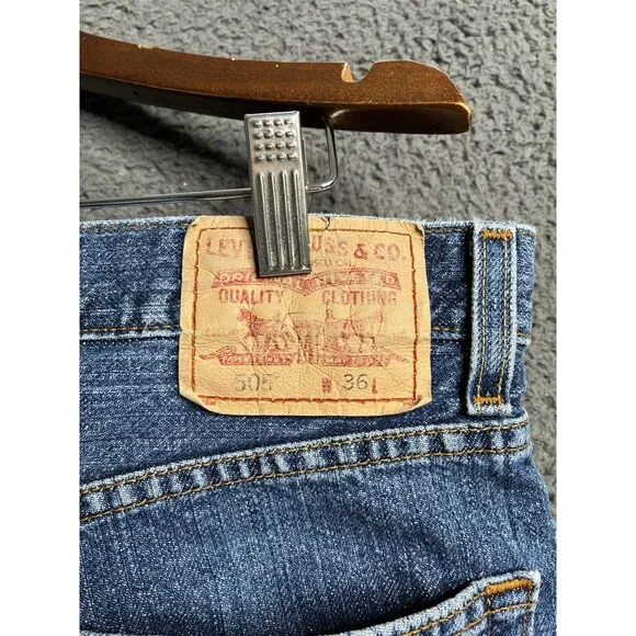 Vintage Levi’s 505 Medium Wash Denim Jean Shorts Size 36”x10” Relaxed Fit Jorts - Picture 3 of 16